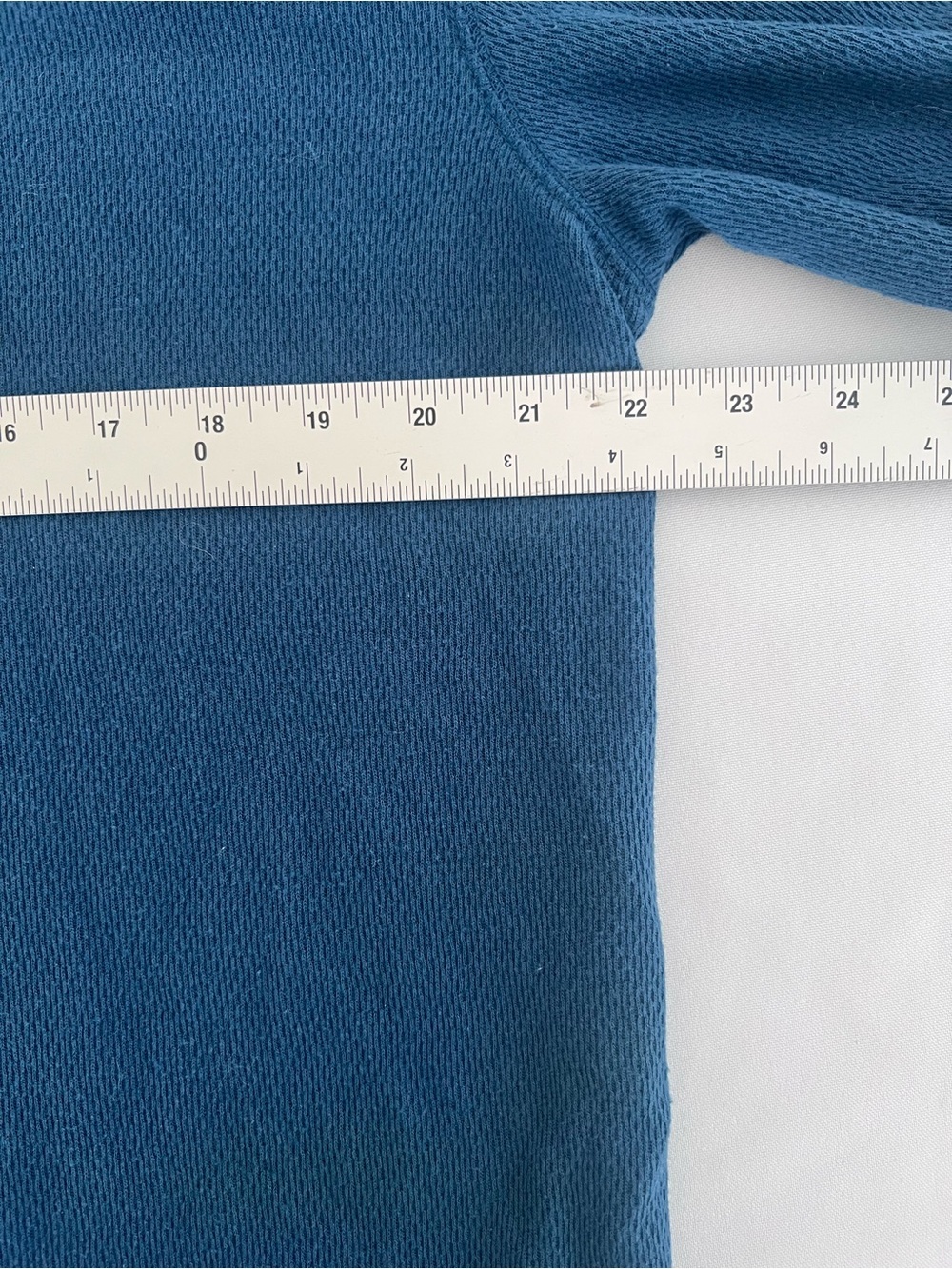 St John’s Bay Men's Blue Henley Long-Sleeve Shirt - Picture 6 of 6